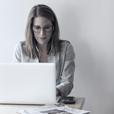 В 6-НДФЛ надо отражать только выплаченные зарплаты и премии