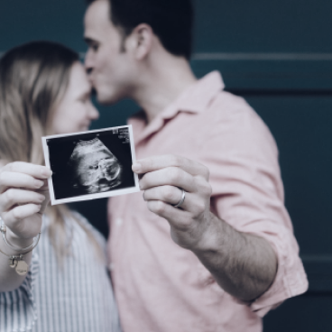 Теперь работодатели не должны передавать в ФСС сведения о постановке беременных сотрудниц на учет на ранних сроках