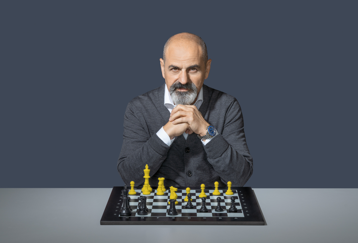 Арам Мнацаканов