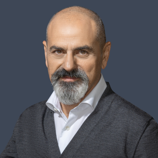 Арам Мнацаканов