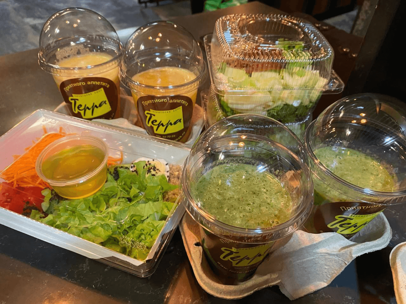 Упаковка еды для доставки