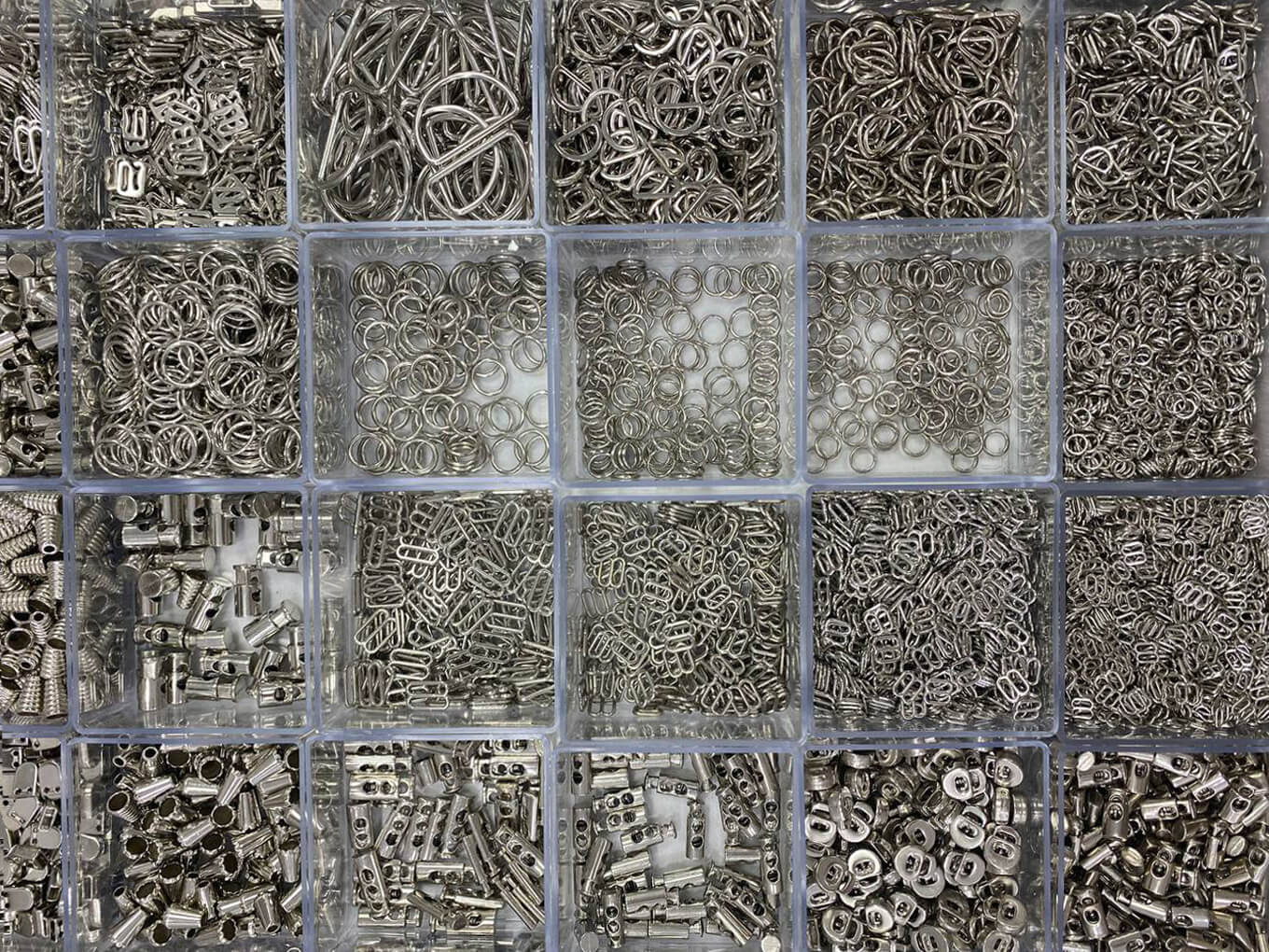 Ассортимент фурнитуры