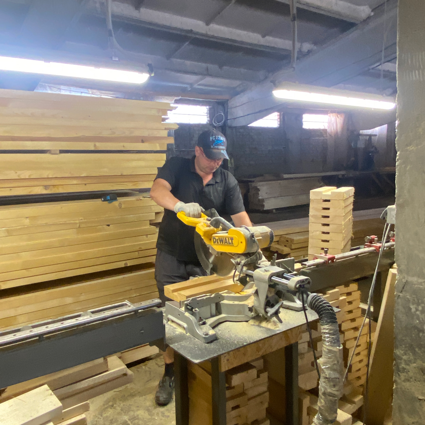 Изготовление досок для панелей пола