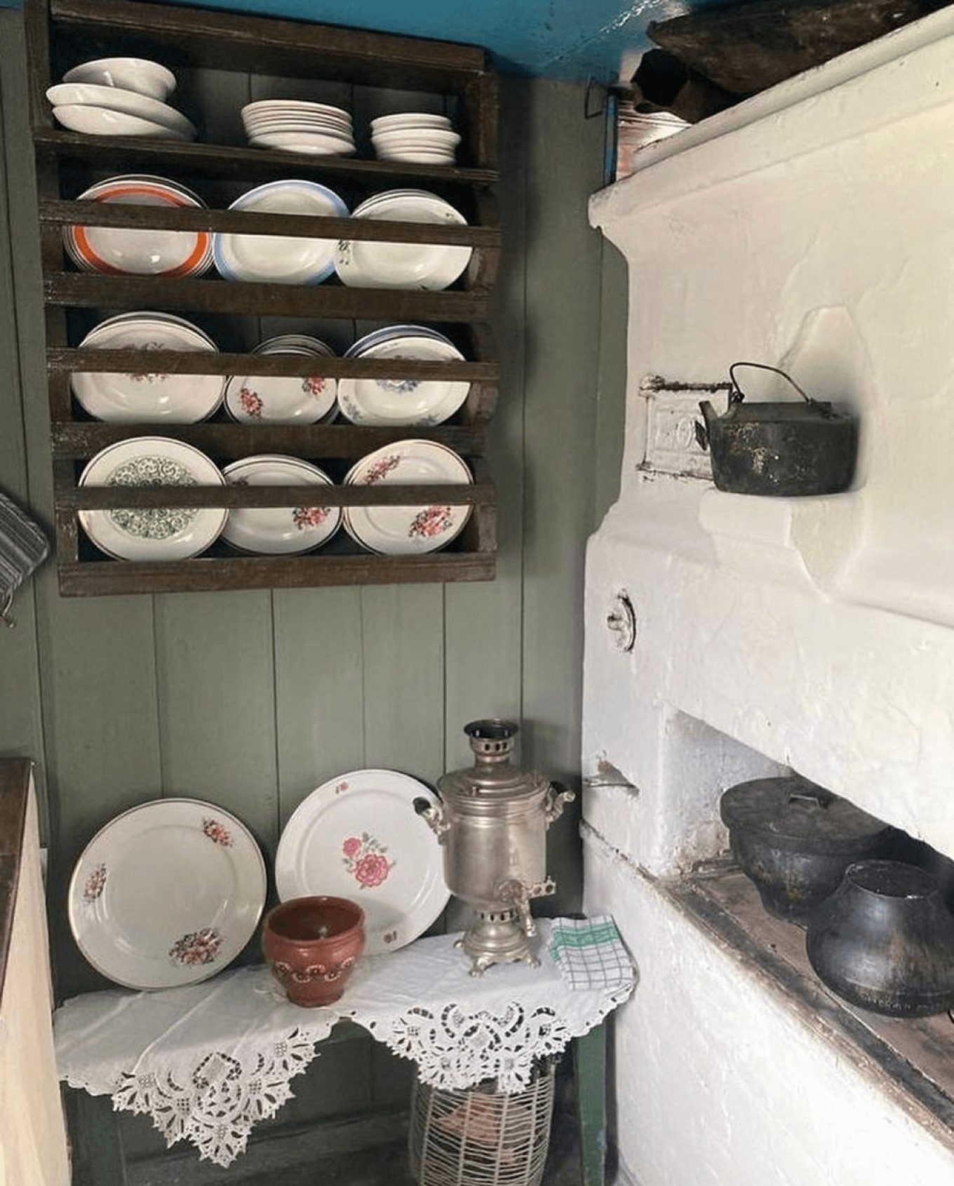 Отопление и коммуникации в избе