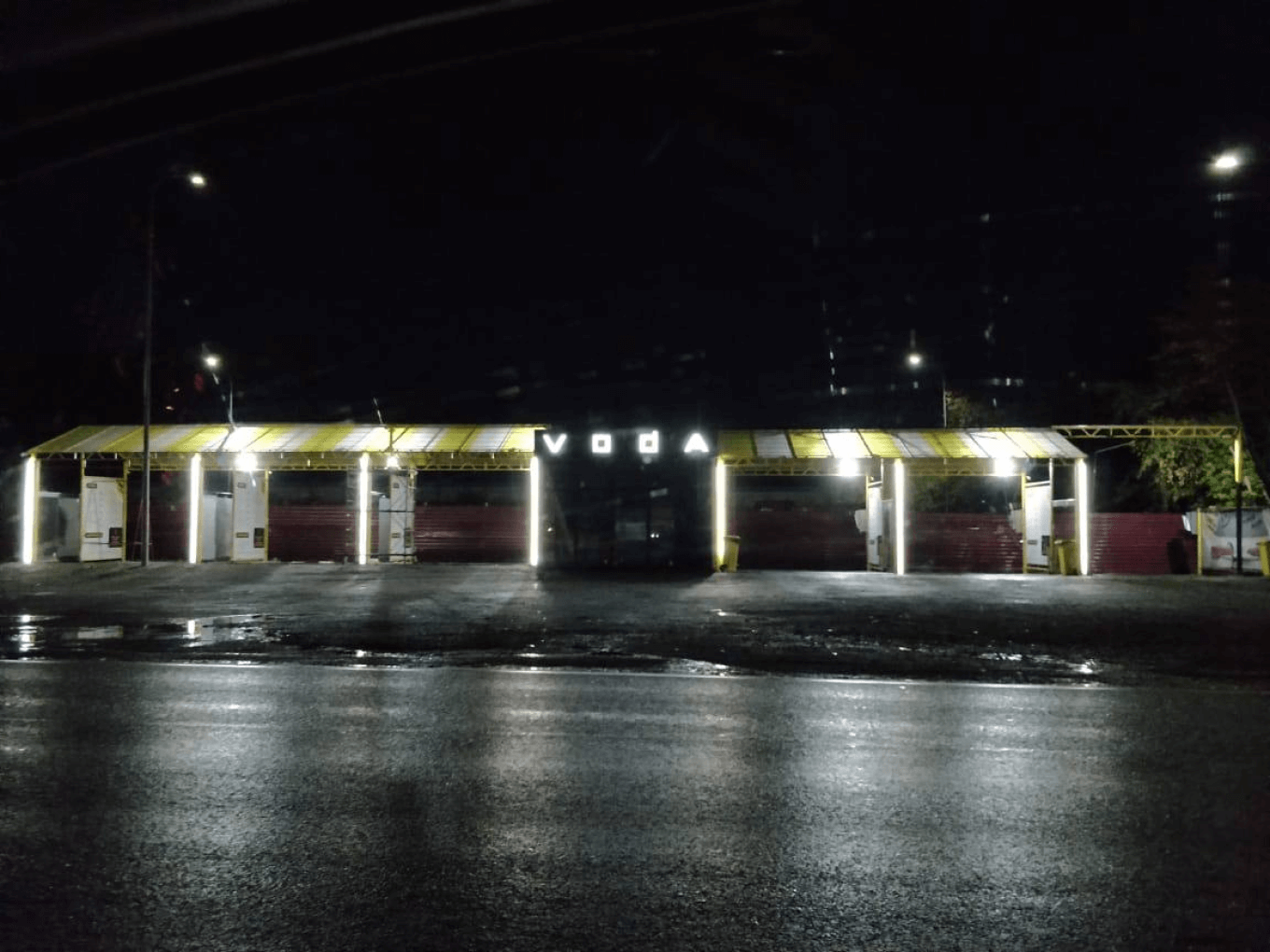 Вывеска автомойки VODA