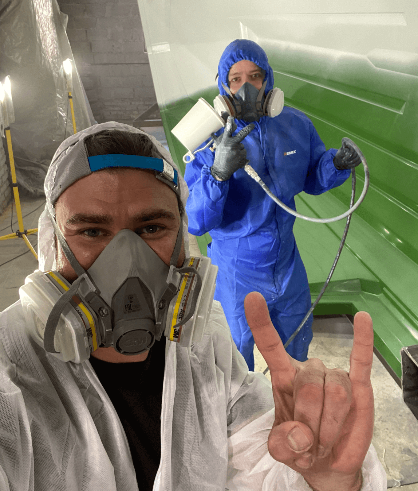 Покраска корпуса лодки