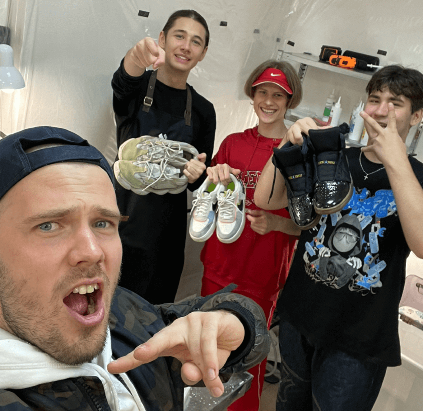 Команда франчайзи сникер-химчистки