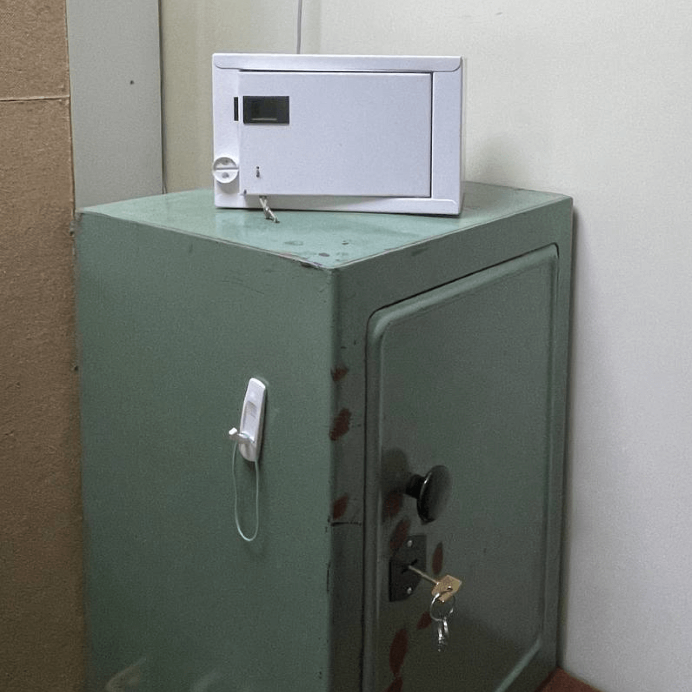 Сейф для наркотических и ядовитых препаратов