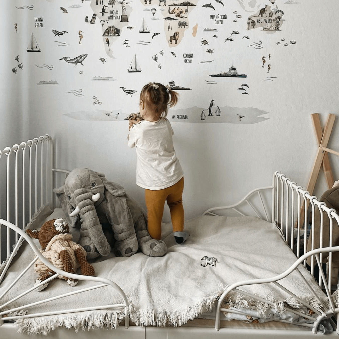 Интерьерные наклейки от Липучки