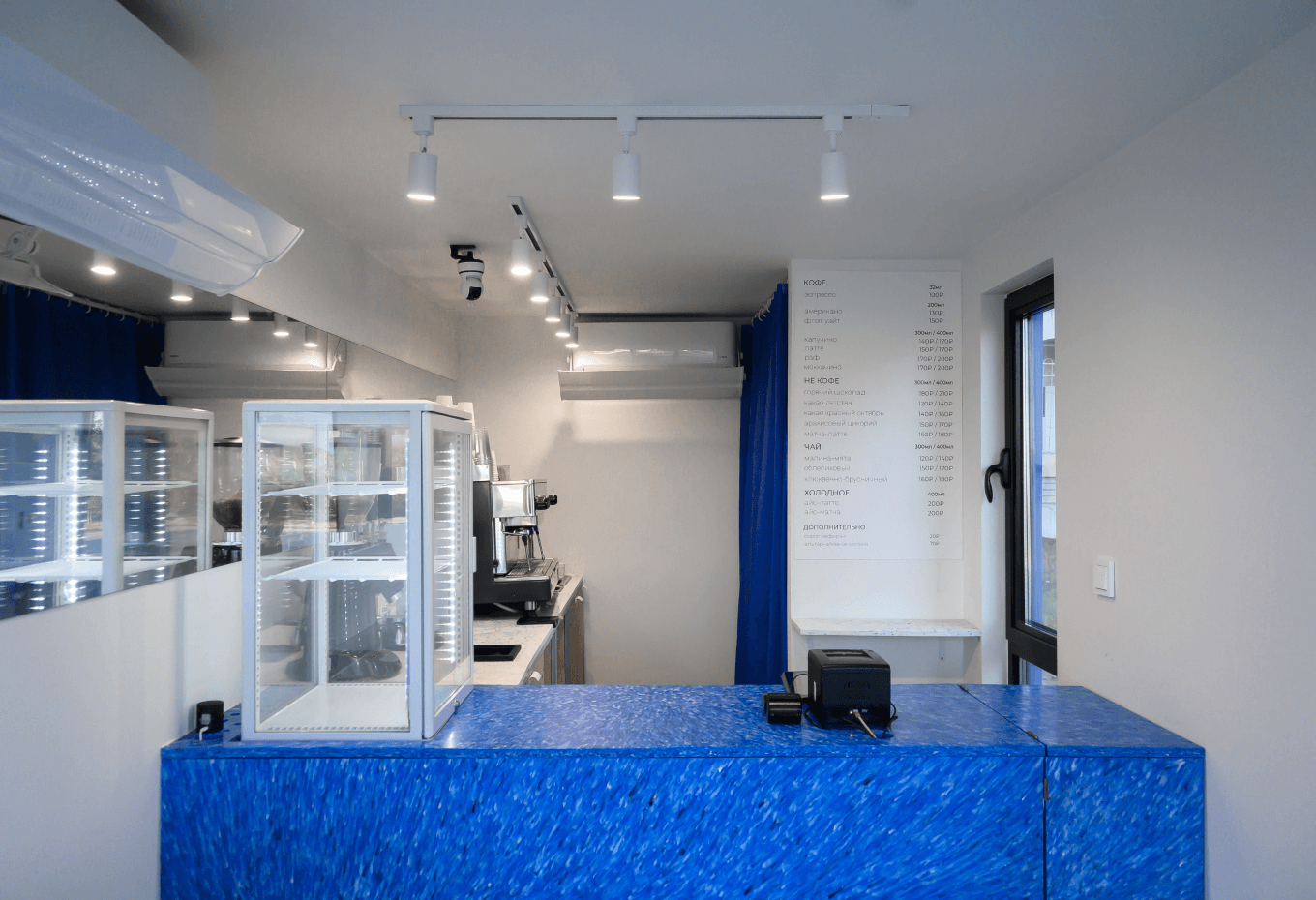 Столешница из переработанных крышек