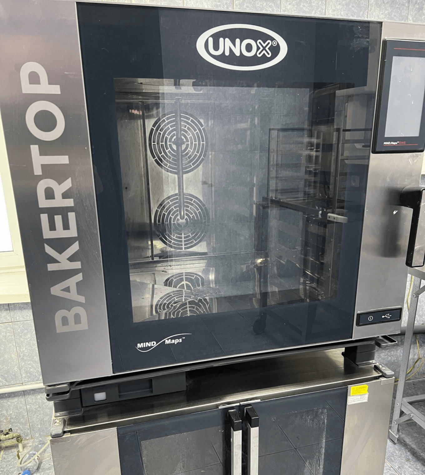 Пароконвектомат, совмещенный с расстоечным шкафом