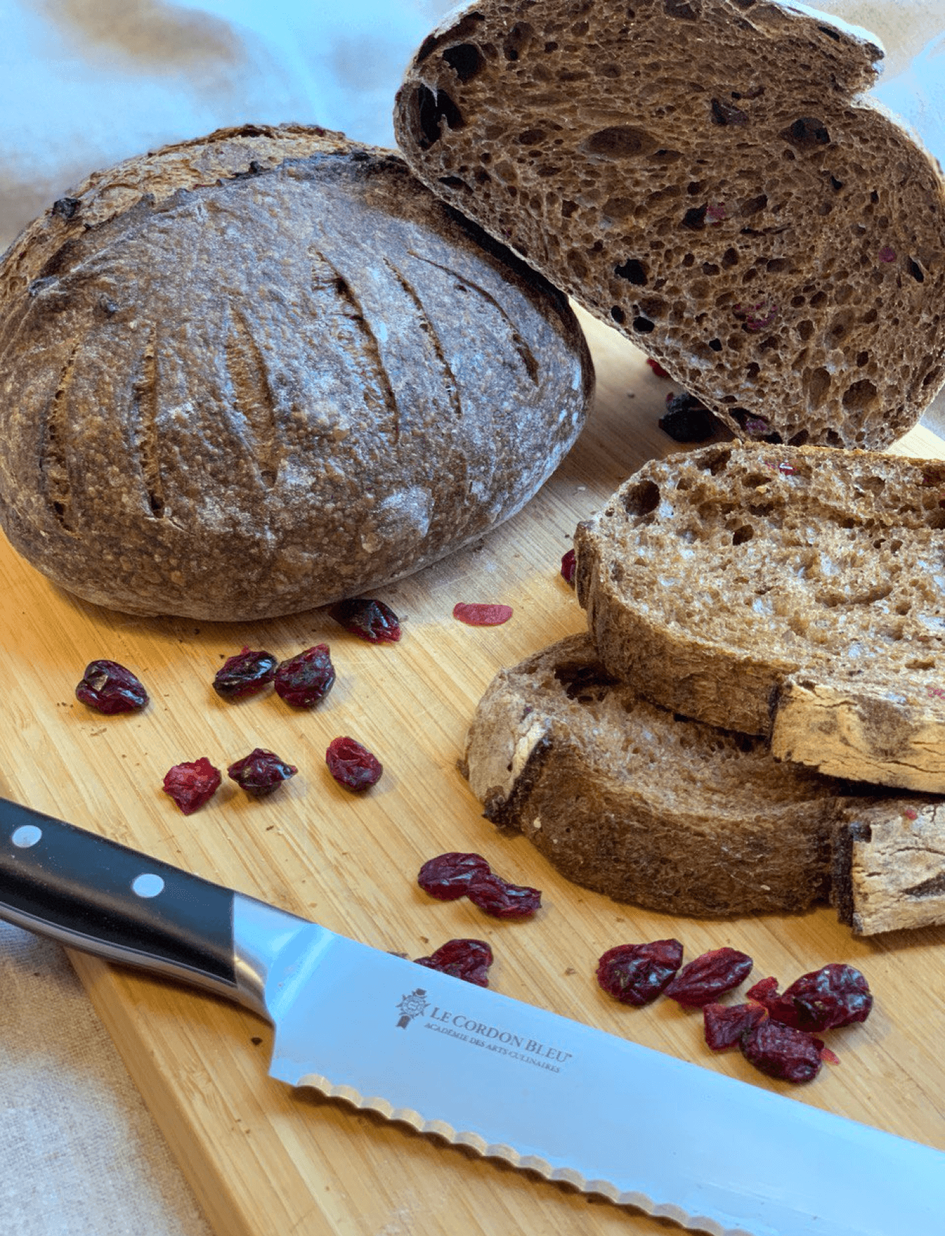 Таежный солодовый хлеб с вяленой клюквой