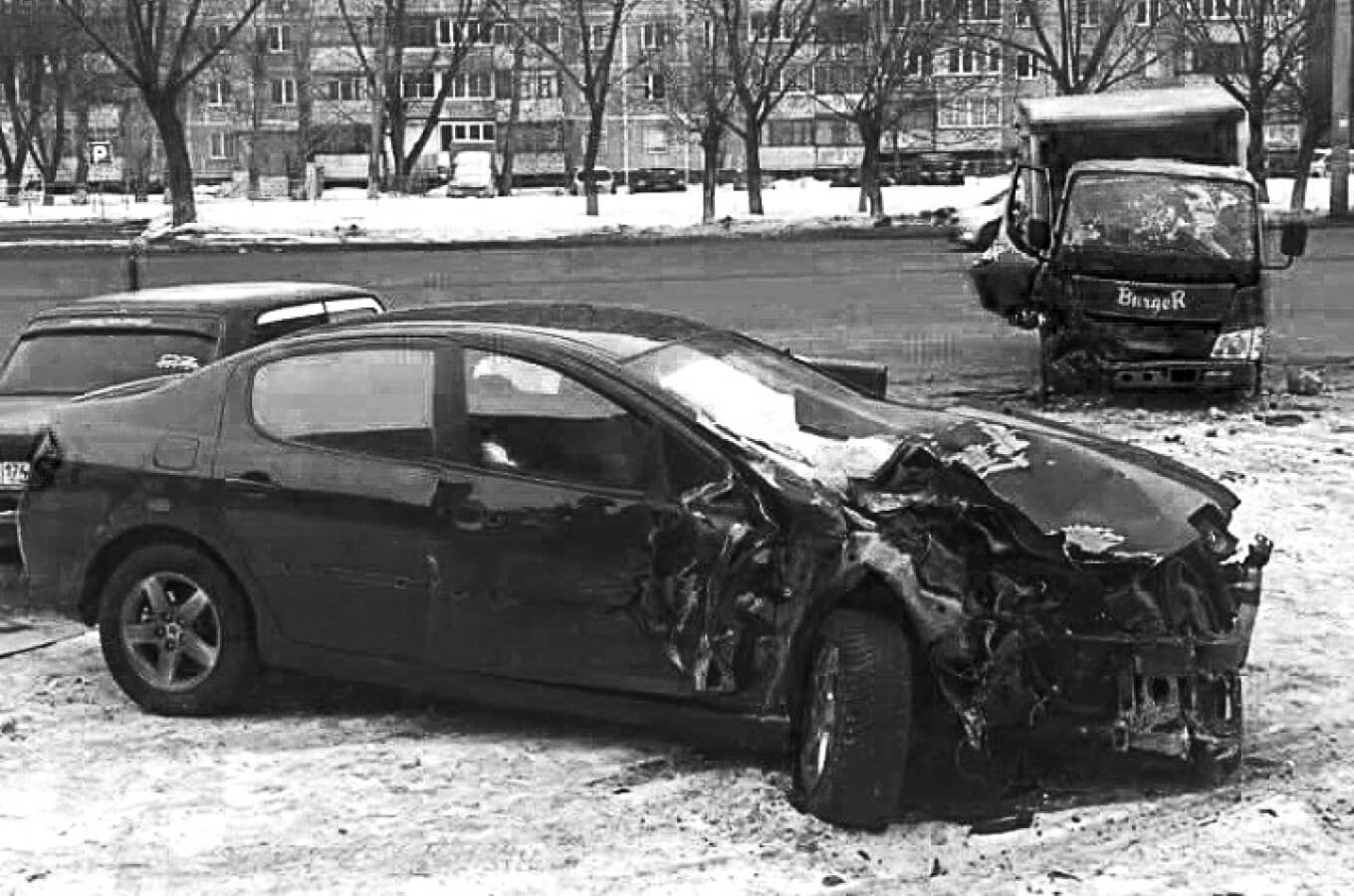 Фото фуд-трака после ДТП