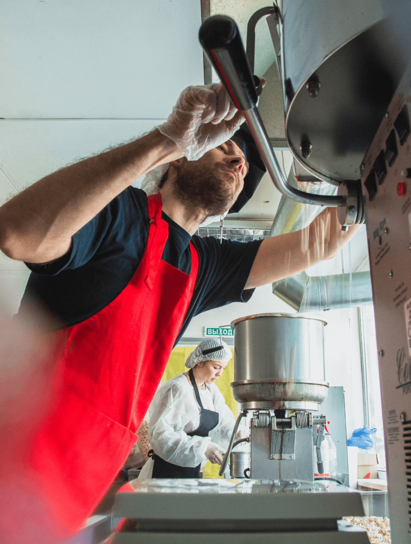 Зоны для взрывателя, карамелизатора, сушки и фасовки на производстве попкорна