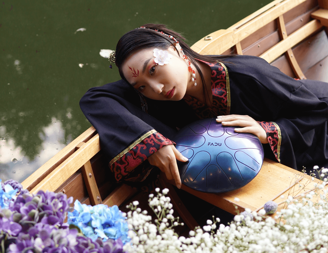 Оформили сайт FaduDrum снимками с фотосессии в японском стиле