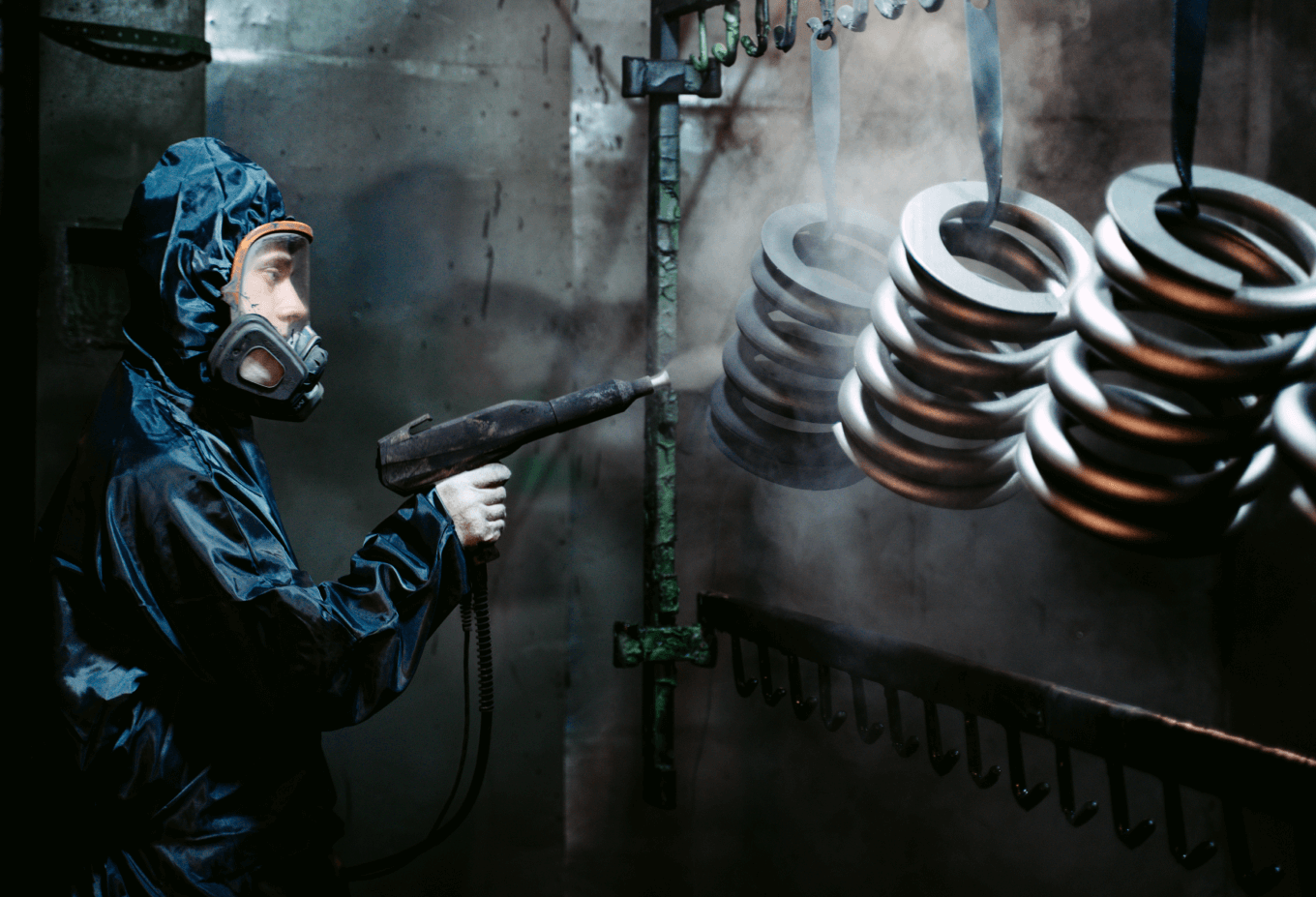 Напыление порошковой покраски на пружины