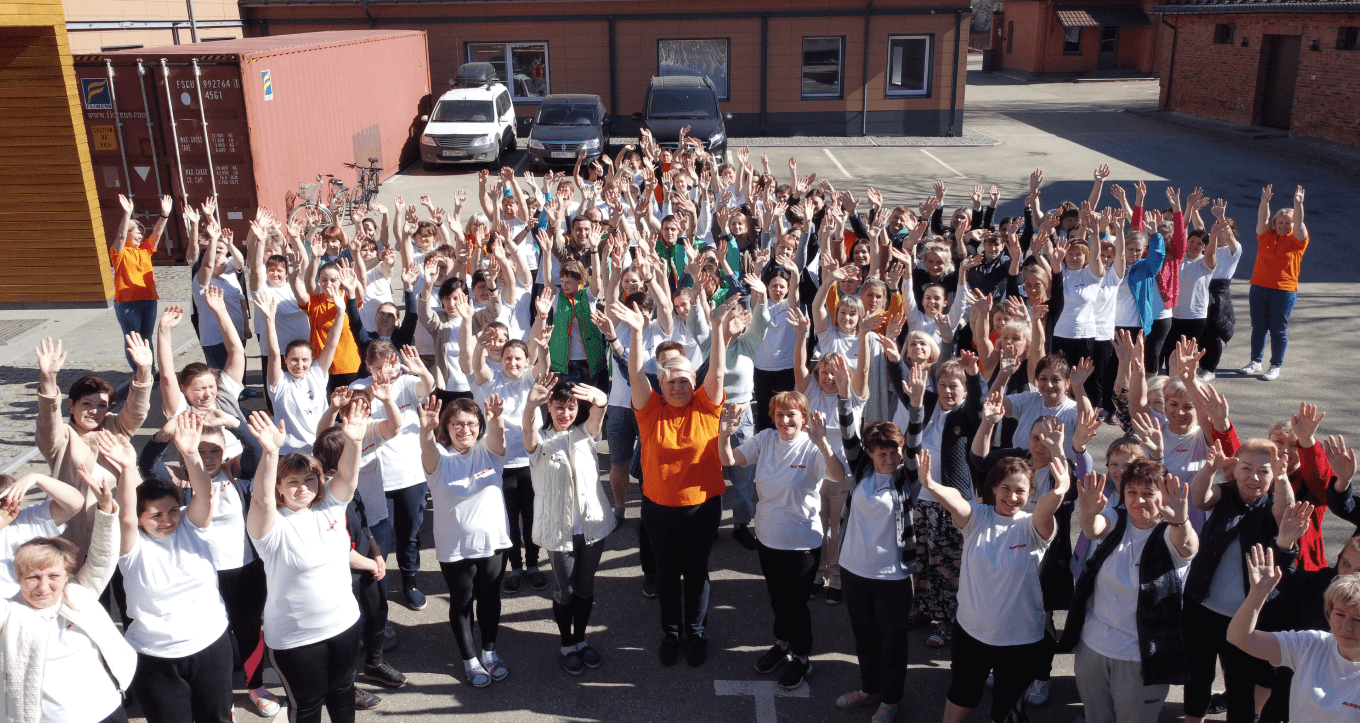 Сотрудники фабрики игрушек «Мякиши»