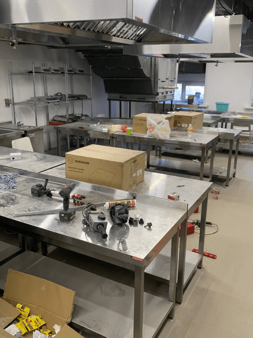 Строительство первой локации