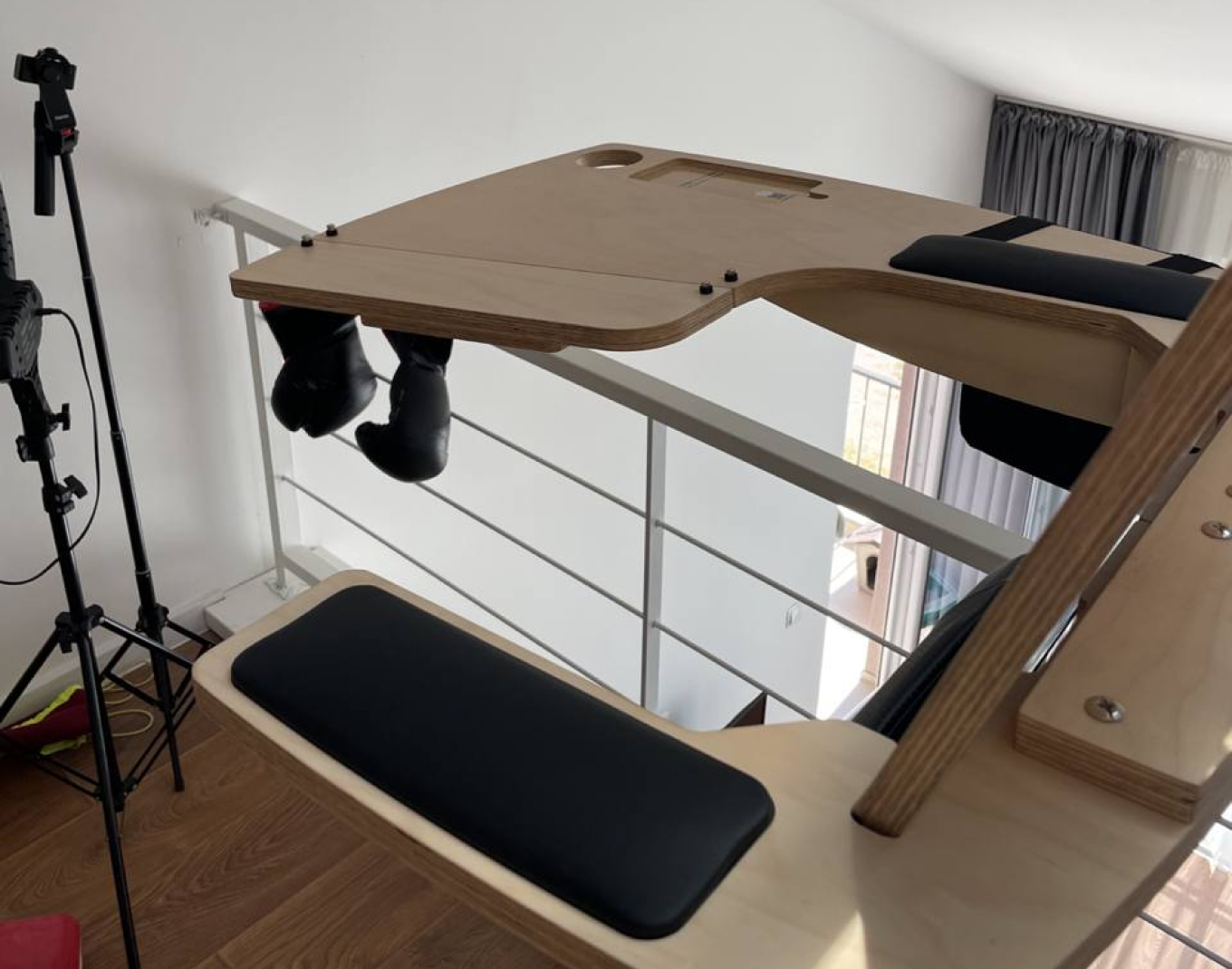 Наклонное рабочее место автора проекта «Стоя.рус»