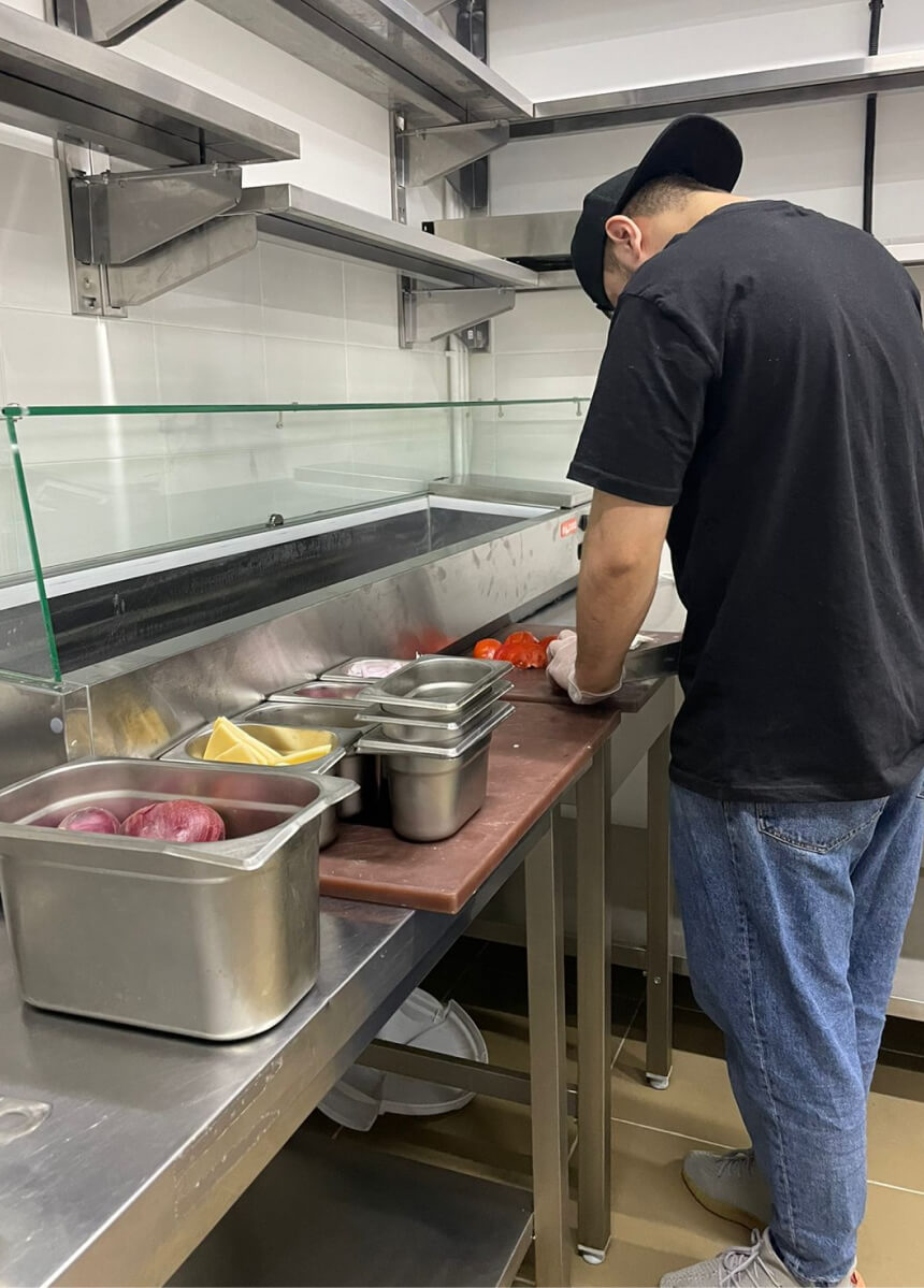 Работа на облачной кухне Burger Heroes