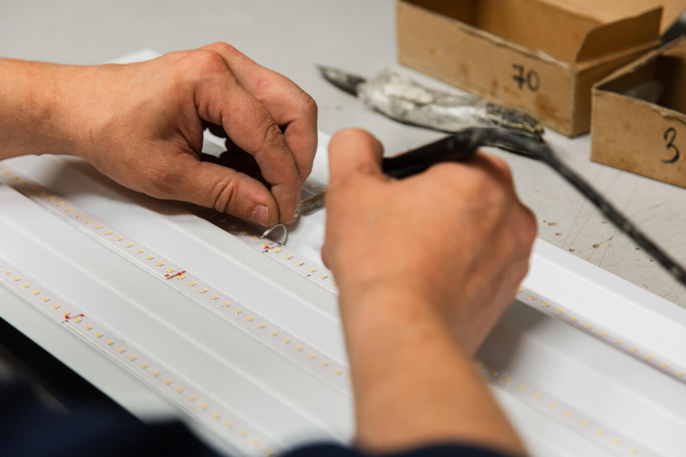 Установка светодиодов на плату