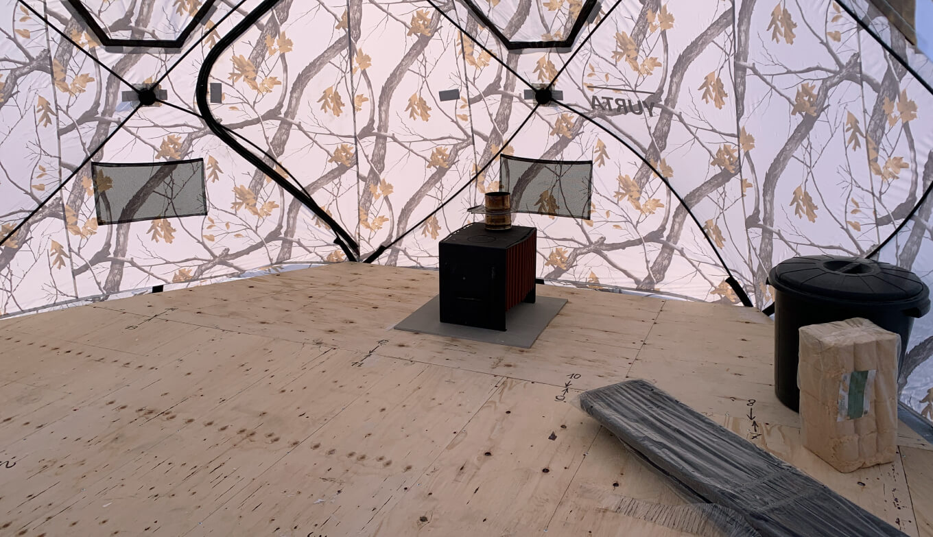 Деревянный пол в палатках