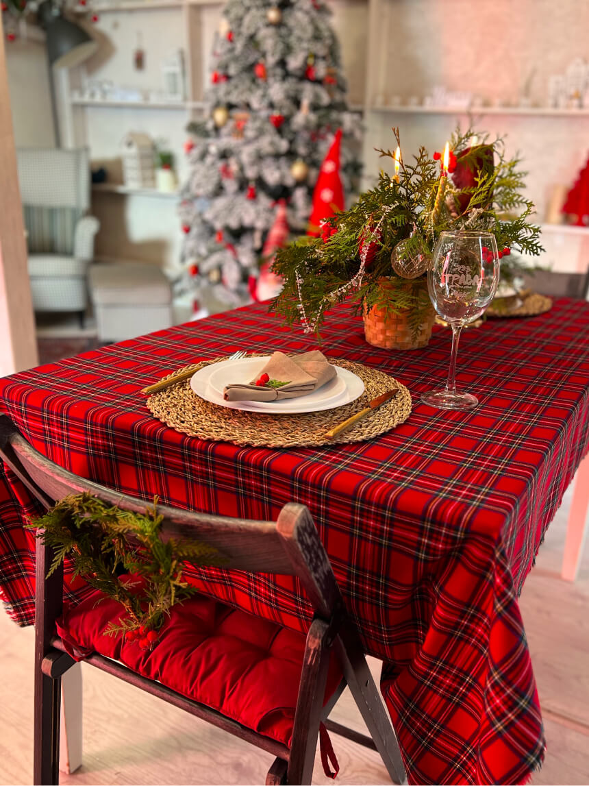 Фотозоны с новогодней сервировкой и украшениями