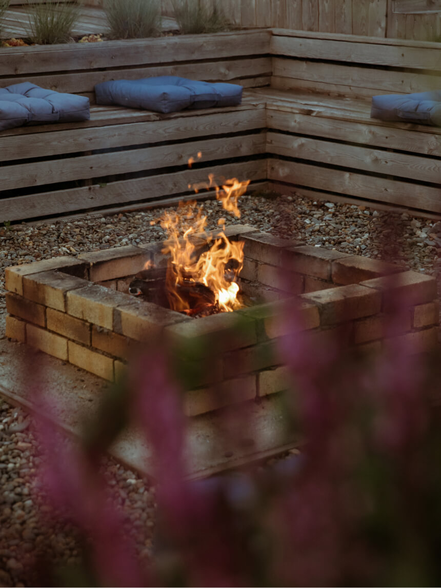 Зона у очага на ферме