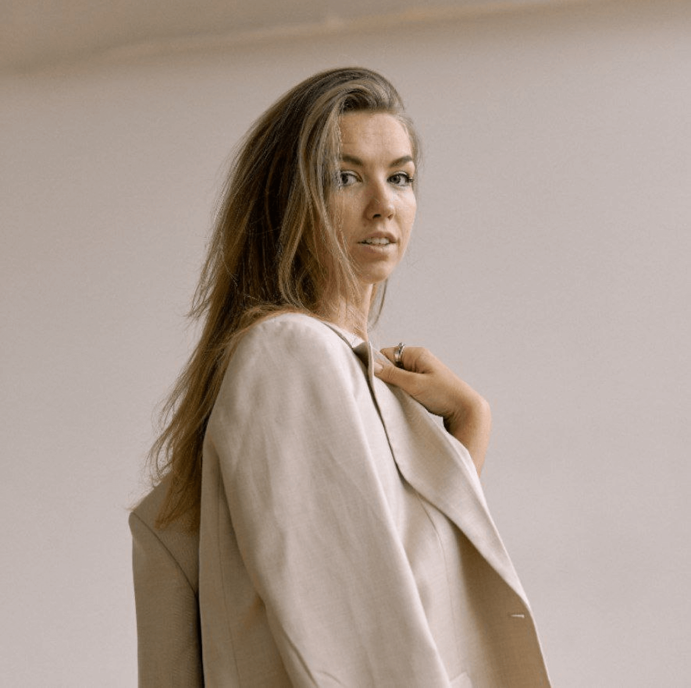 Марина Фролова, основательница магазина интерьерных наклеек «Липучка»