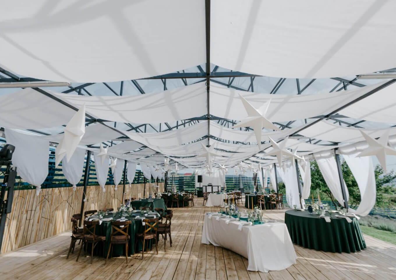 Беседка для проведения свадеб и банкетов