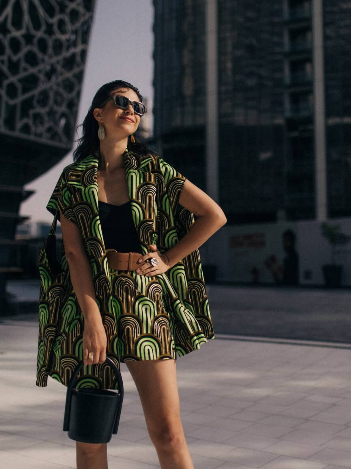 Фишка костюма — отваливающийся рукав