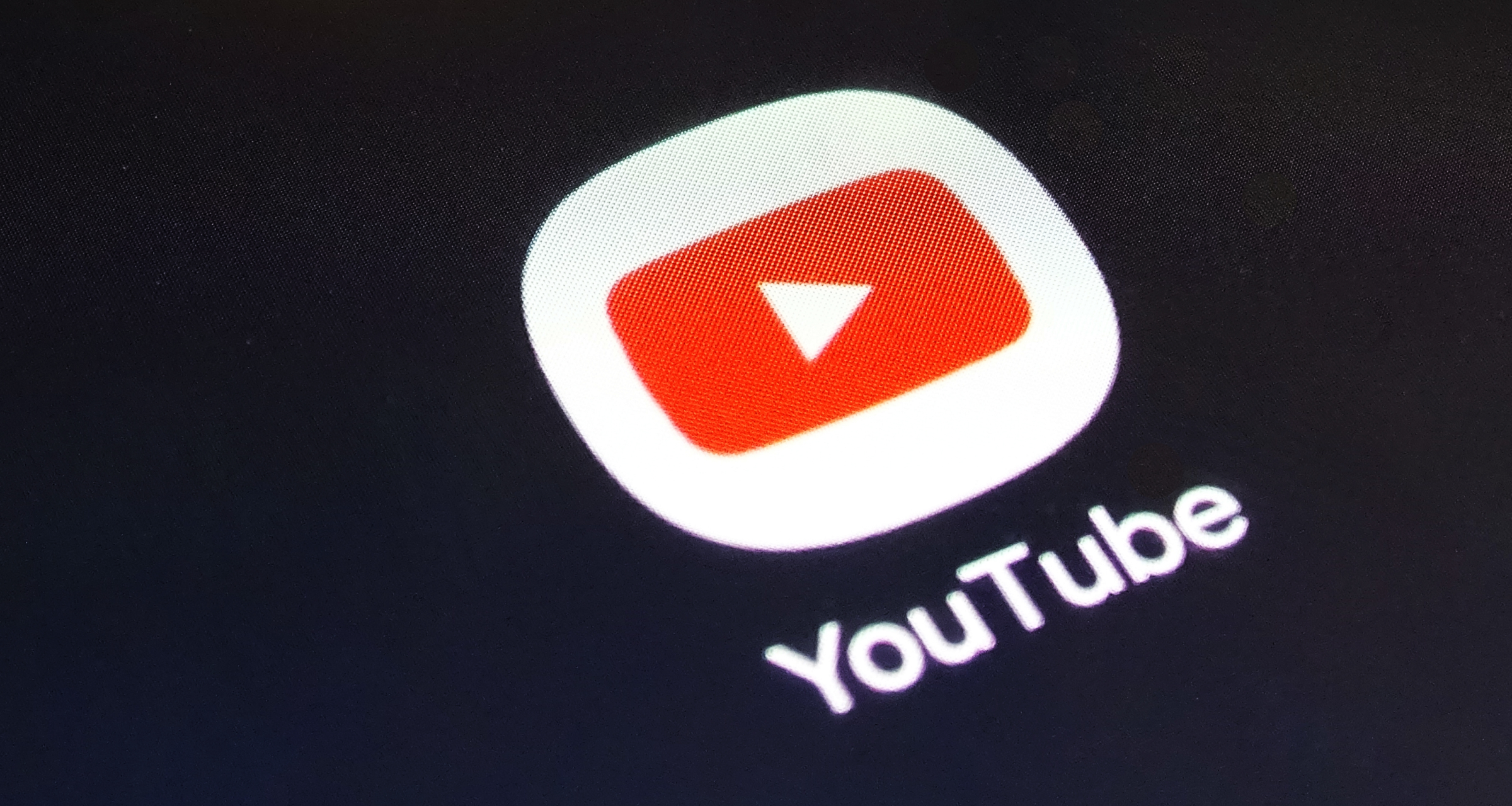 Роскомнадзор объяснил ухудшение работы Ютуба в России