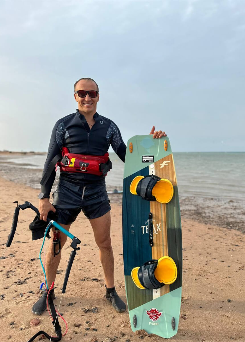 Занятия кайтсерфингом