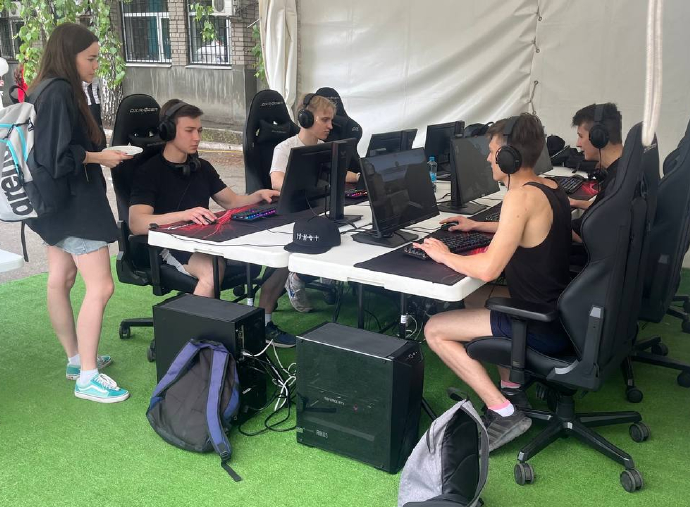 компьютерный клуб на ярмарке студентов