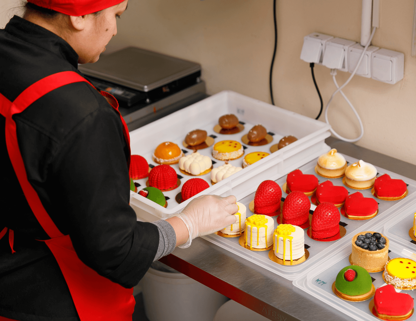 декор на пирожных