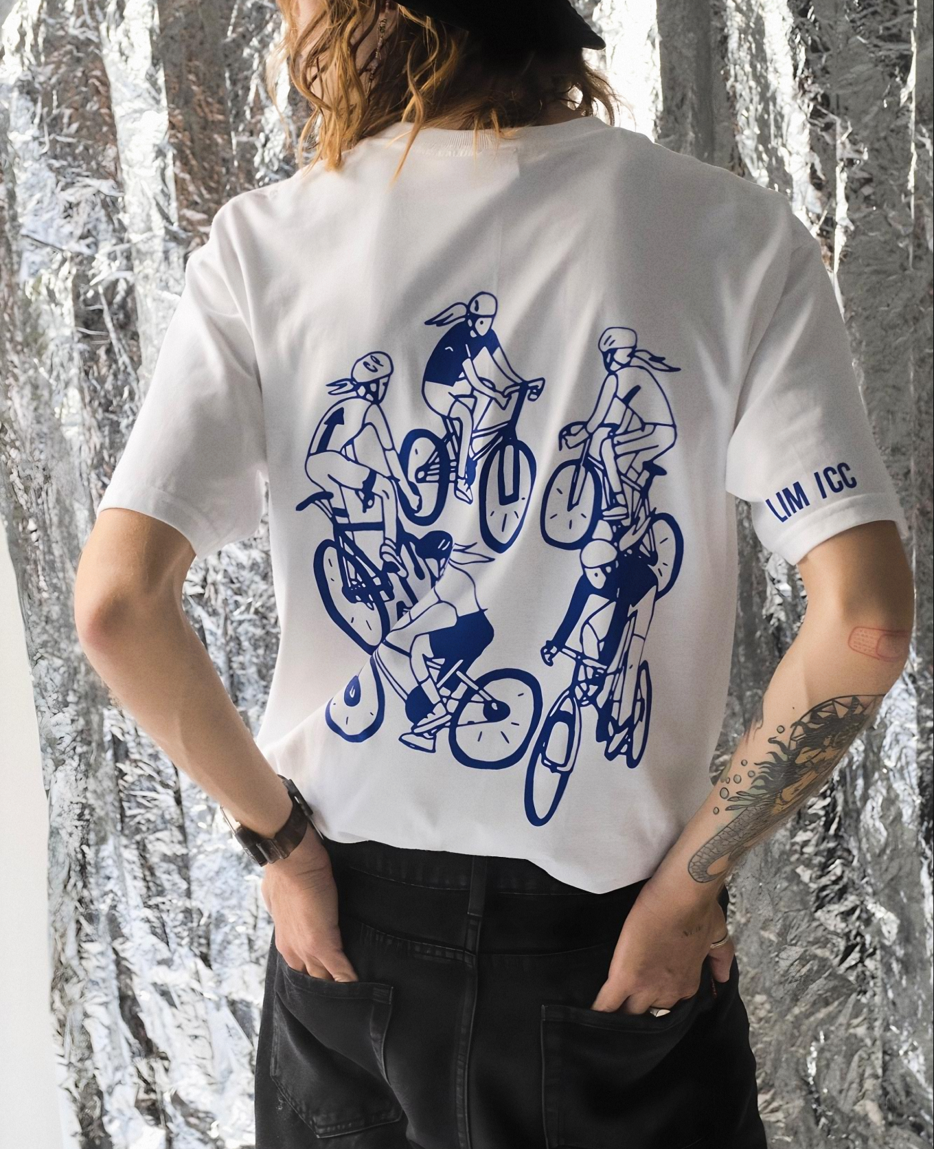 Футболка из коллекции мерча кафе Lim