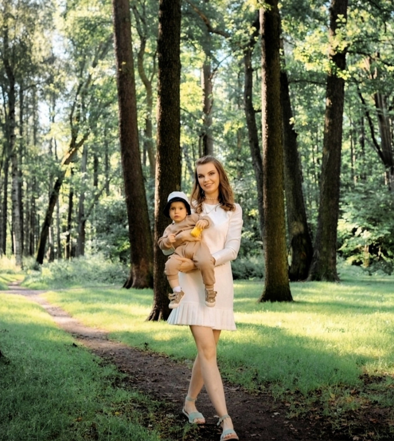 Основатель PR-агентства «ЗНАТЬ» на прогулке с сыном