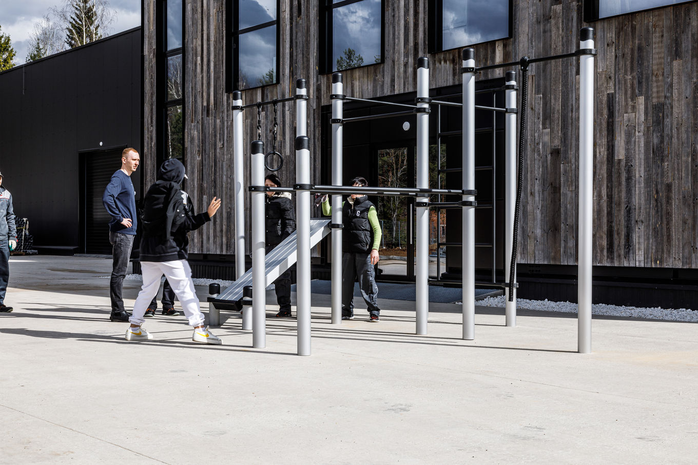 Спортивные площадки из алюминия