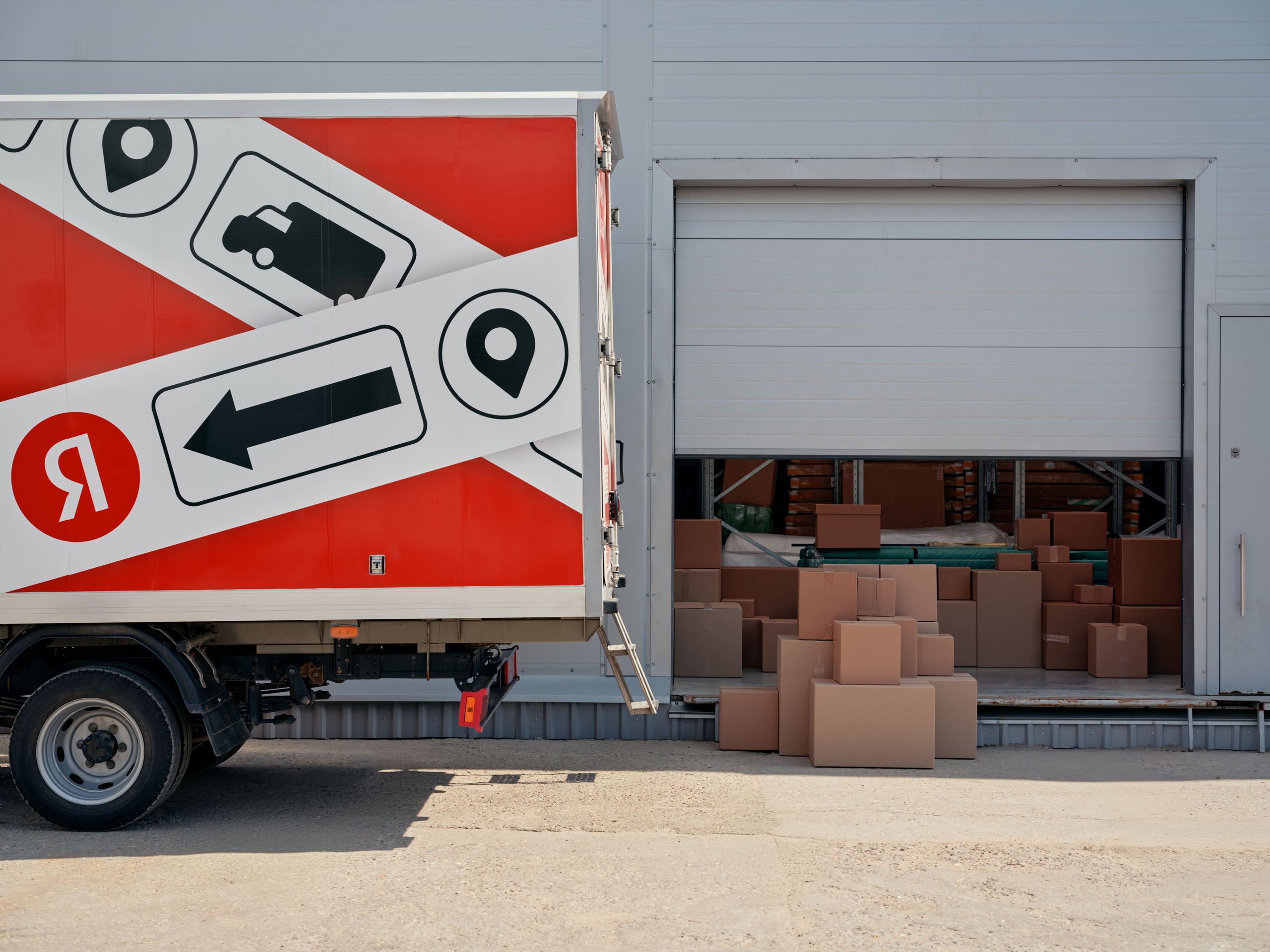 Автомобиль Яндекс Доставки