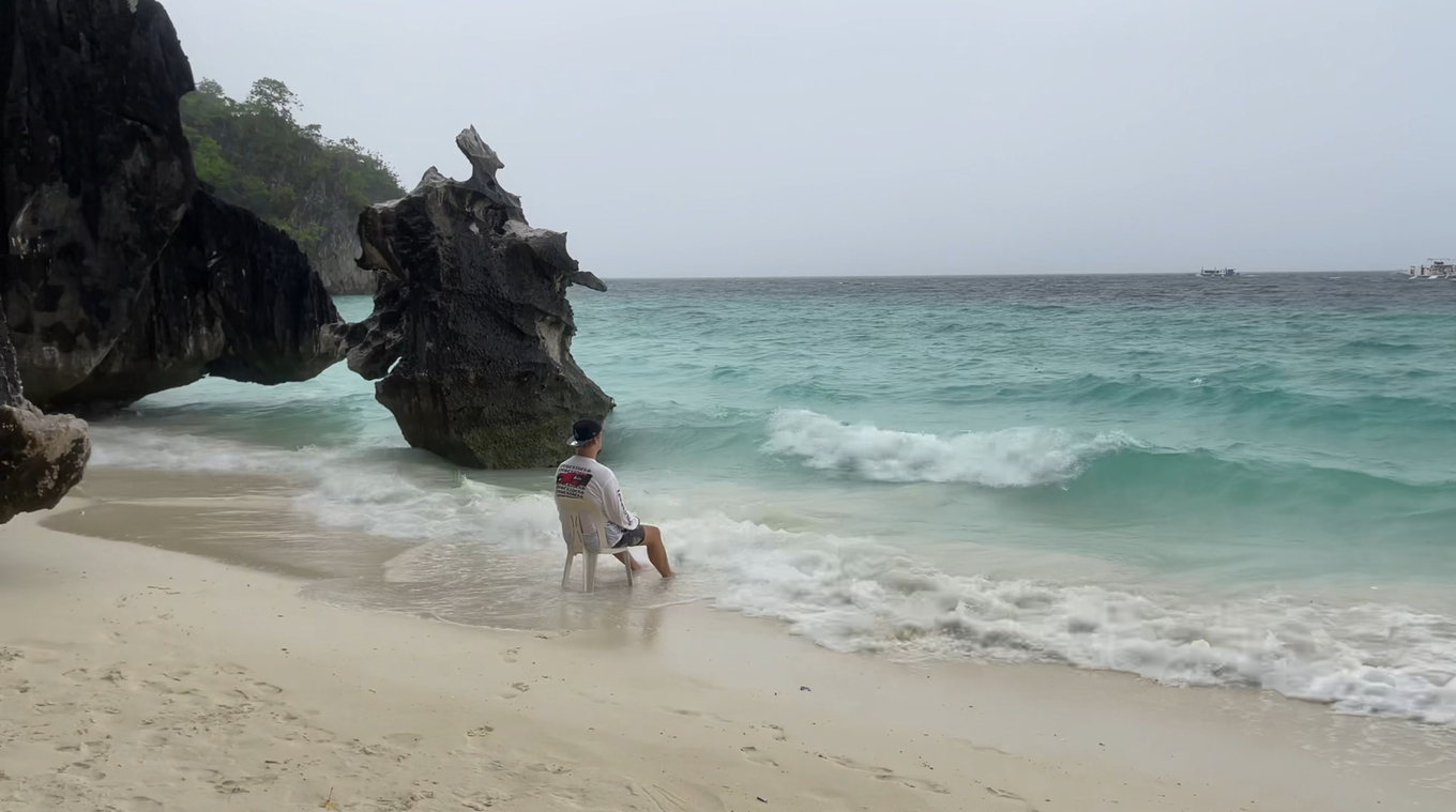 Комфортное рабочее место можно обеспечить себе всегда. Главное оставаться на связи. И спокойно наслаждаться океаном