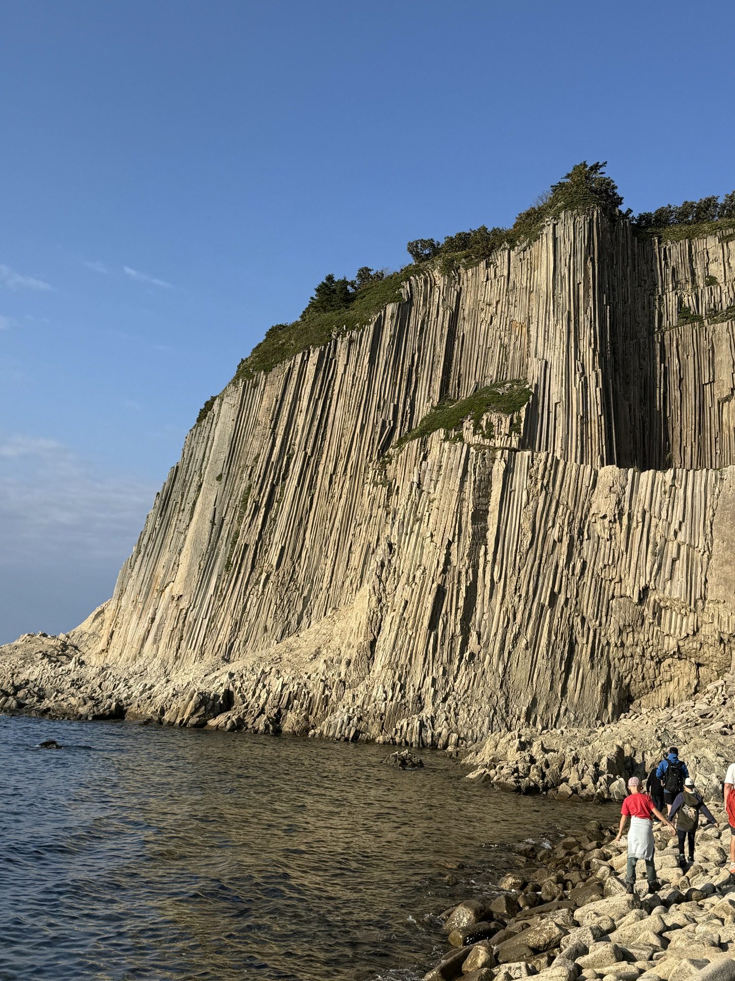 Достопримечательность Кунашира “Мыс Столбчатый”