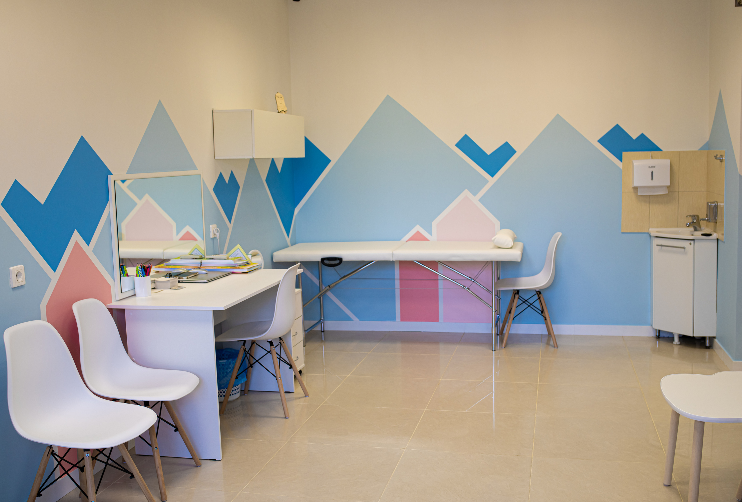 Дизайн центра “Разноцветные цыплята”