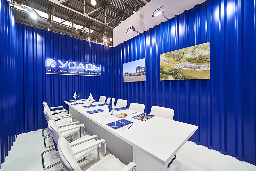 Переговорная зона  на выставочном стенде компании «УСАДЫ»
