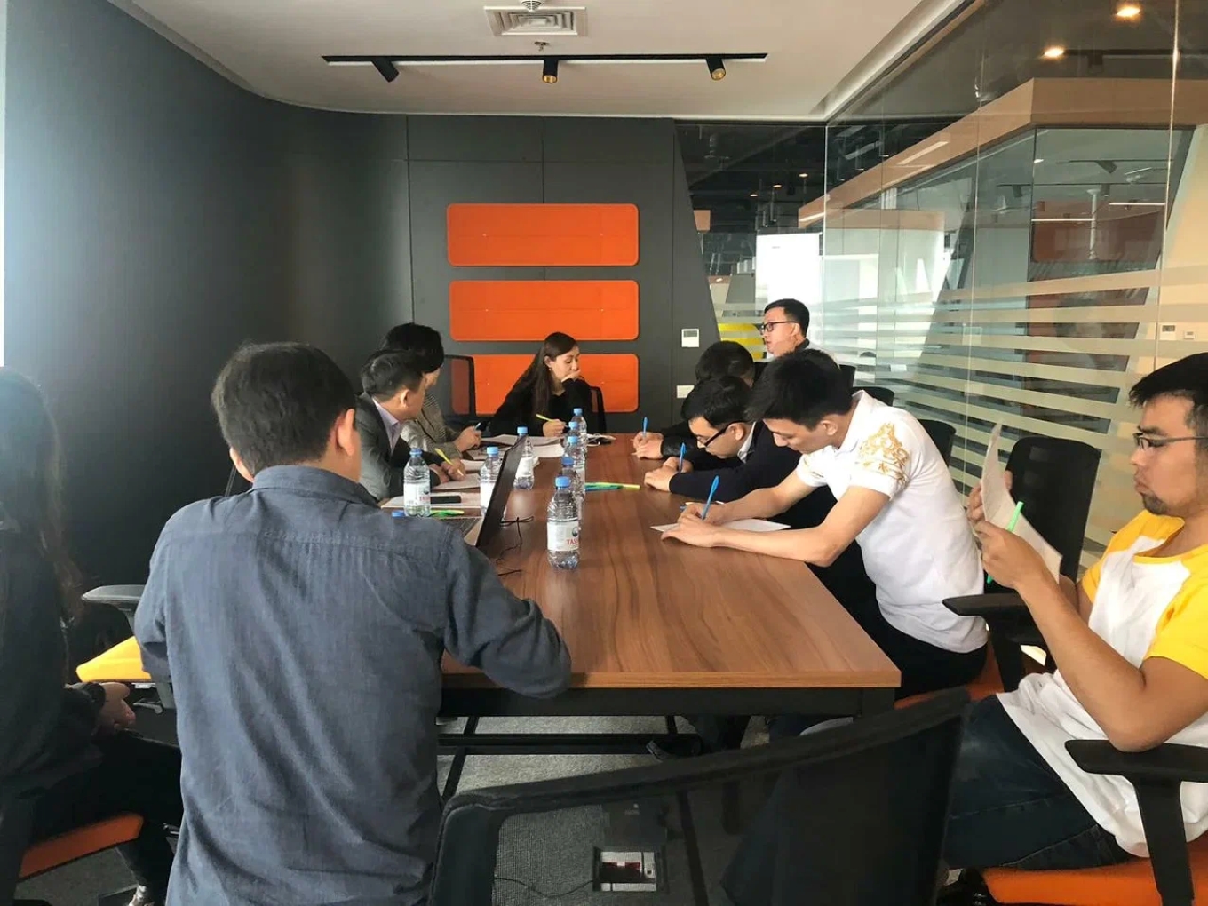 Команда разрабатывает план внедрения изменений