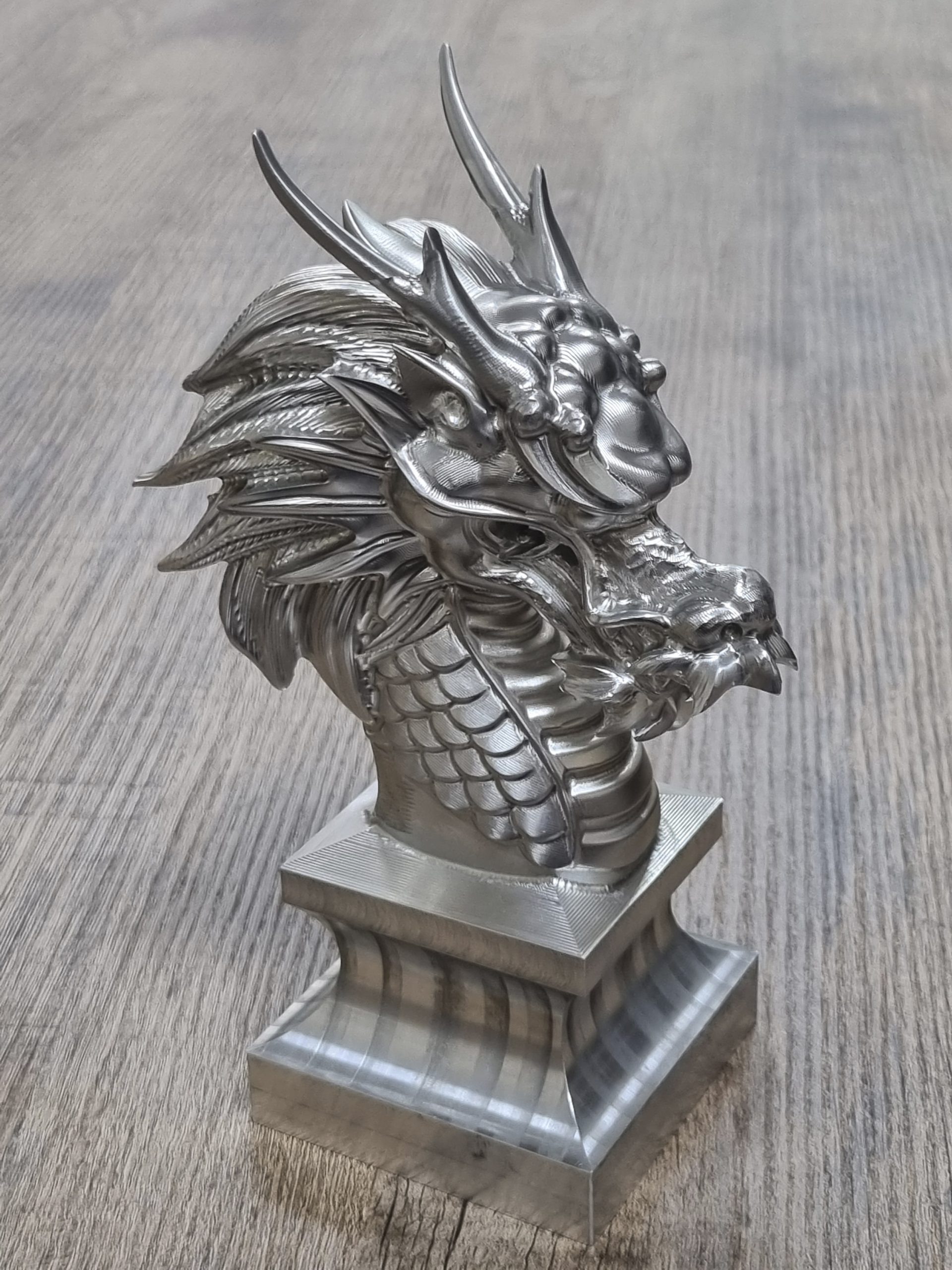 Сложная фигура дракон