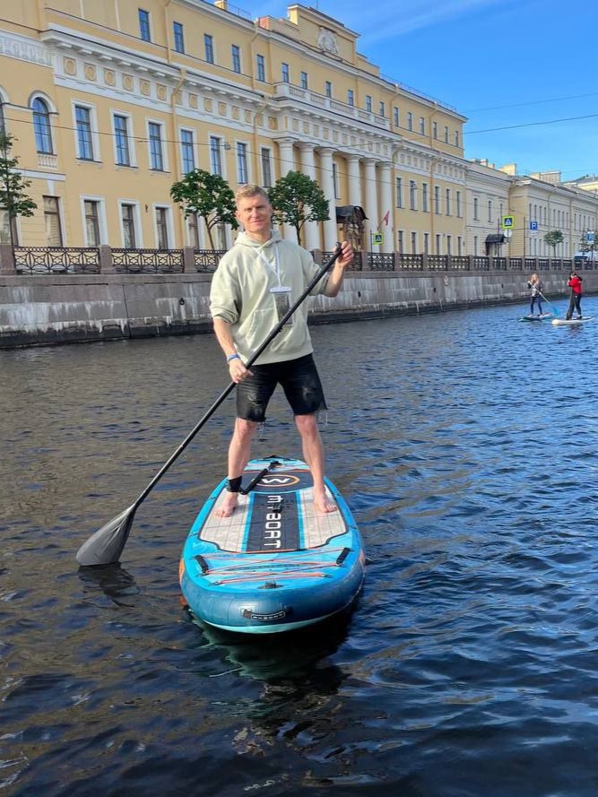 Роман Тарантул на SUP-прогулке по Неве