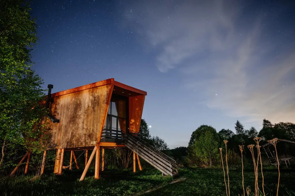 Глэмпинг Ясно Поле / Naturalist.Travel