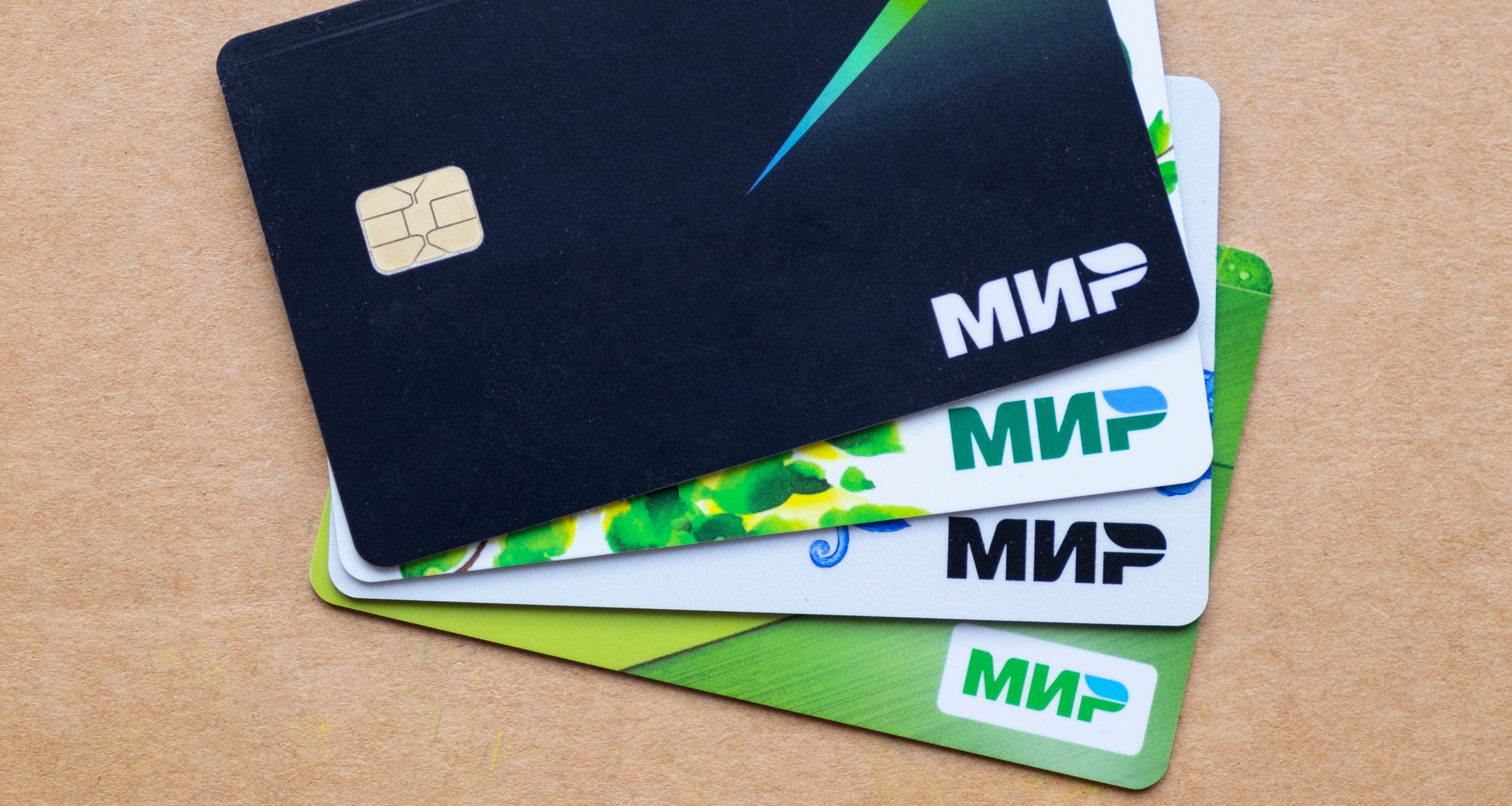 Рост зарплат в России начал замедляться впервые с пандемии