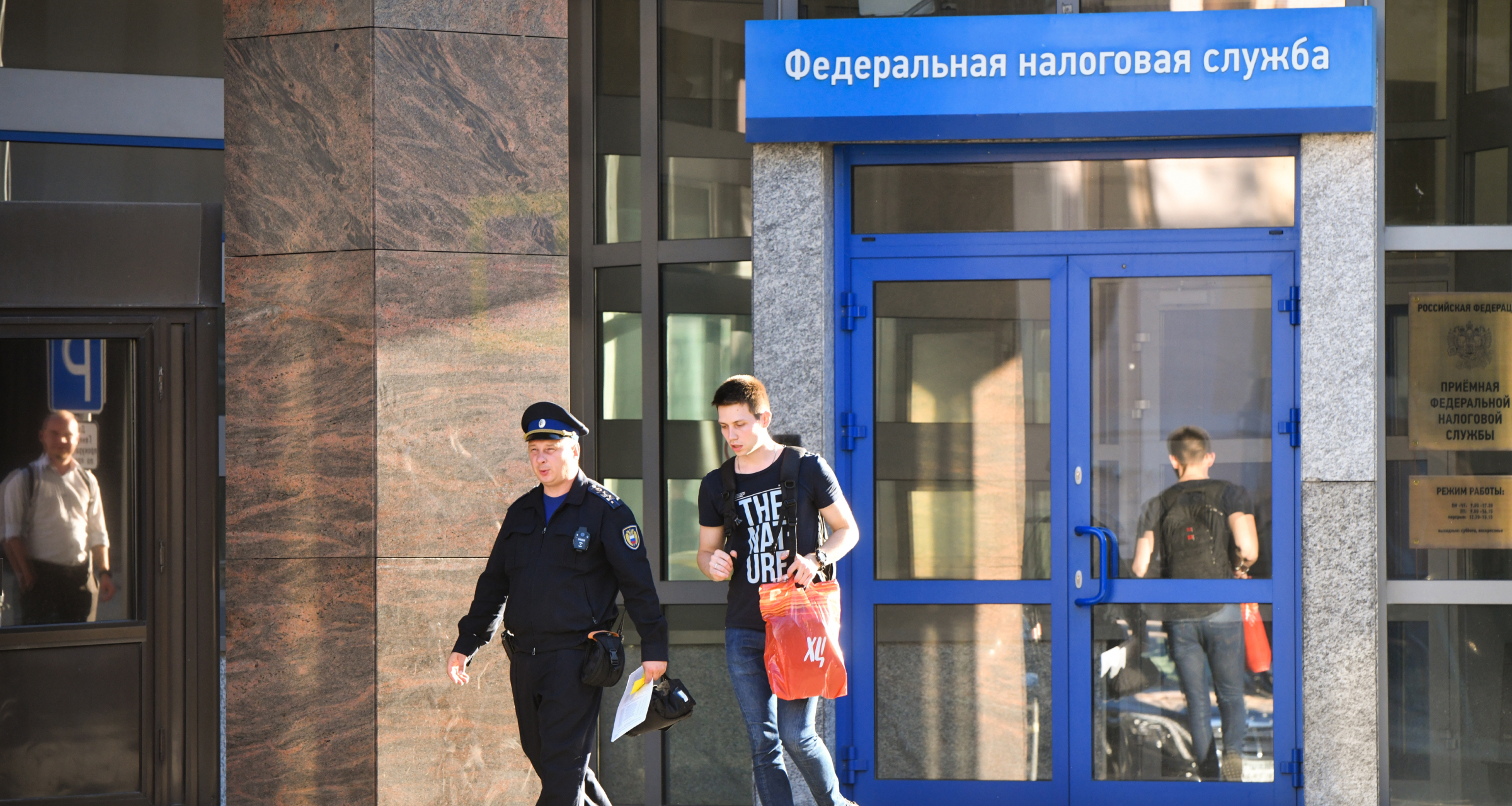 Налоговики начали массово проверять ПВЗ