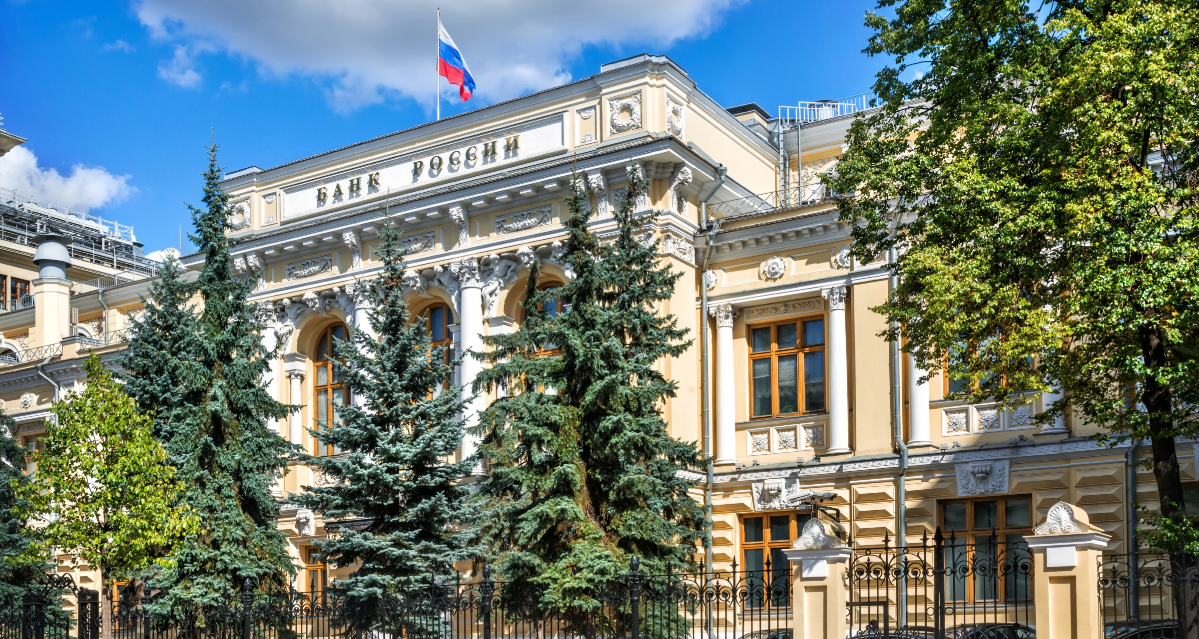 Крупные переводы самому себе станут признаком мошеннической операции